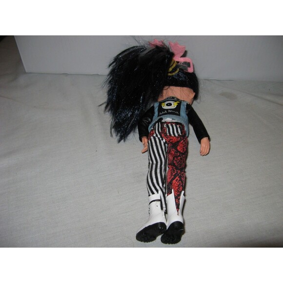 MGA LOL Surprise OMG Remix Punk Grrrl Girl Doll With Full Outfit - Picture 2 of 4